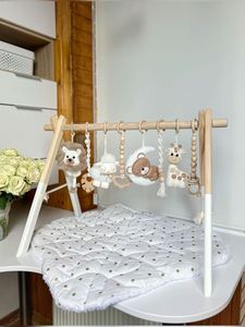 Gymnase pour bébé en bois de lotus bleu GEM VIETNAM, jouets sûrs, amusants et écologiques - Product Image 2