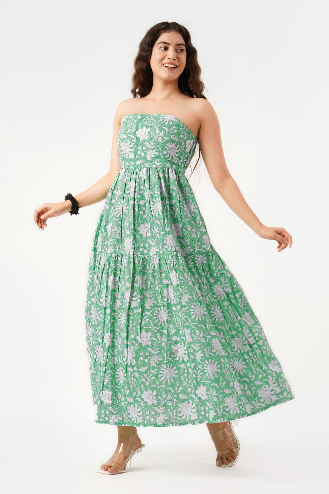 เขียวมิ้นท์อ่อน