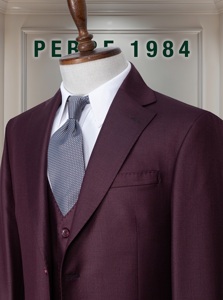 Costume d'affaires PERRI 1984 pour homme en laine bordeaux et polyester, modèle Madrid, double boutonnage, col mandarin, infroissable, coupe classique - Product Image 4