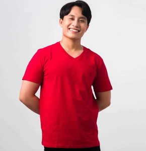 เสื้อยืดคอวีสำหรับผู้ชายและผู้หญิงผ้าคอตตอน100% ใส่สบายสีล้วนว่างเปล่าต้านจุลชีพใส่สบายจากผู้ผลิตในเวียดนาม - Product Image 3