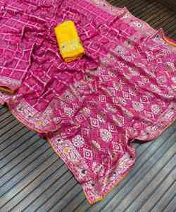 Magnifique Saree en georgette noire pour femme avec un design imprimé fantaisie et un look exclusif pour une fête de mariage - Product Image 2