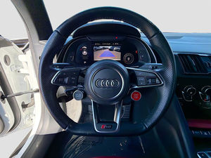 Supercar Cabriolet d'occasion 2017 Audi R8 Spyder V10 5.2L Quattro AWD – Voiture de Sport de Luxe à Vendre - Product Image 4