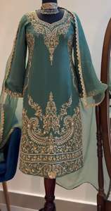 DERNIÈRE MAGNIFIQUE KURTA PANT DUPPATA ROBE EN MOUSSELINE TISSU PERLES DE CRISTAL ORNÉ DABKA TRAVAIL IMPRIMÉ FLORAL STYLE INDIE FOLK - Product Image 2