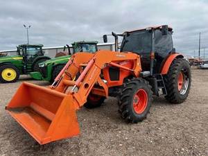 Tractor 4x4 M135GX 2016 de 20 HP de Alta Potencia con Motor y Bomba para Agricultura Profesional - Product Image 2