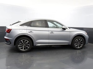Audi Q5 Sportback Quattro Premium Plus 45 2024, Volante a la Izquierda, Automático, Cuero de Lujo, Cámara Trasera, Motor de 8L, Techo de Aluminio - Product Image 4