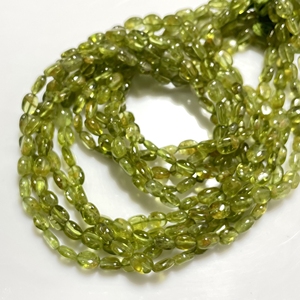 Perles en forme de pépite naturelles en péridot de bonne qualité Tumble de péridot lisse, perles en gros pour bijoux - Product Image 5