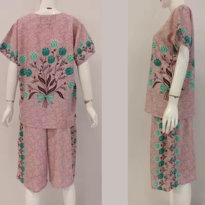 Ensemble robe et pantalon économiques d'été à motif floral quotidien et à manches courtes en rayonne douce - Product Image 4