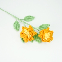 Vente en gros de bouffées de roses tulipes Galsang marguerite et lys ornements au crochet finis fleur au crochet tricotée à la main