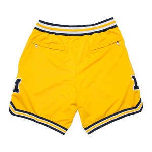 Pantalones cortos de baloncesto de malla de poliéster 100% sublimados amarillos de diseño personalizado - Product Image 2