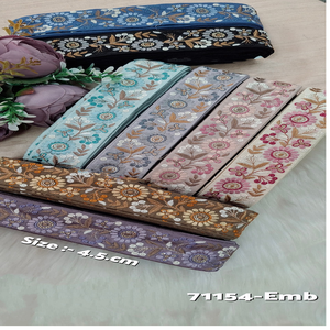 Lacets floraux brodés machine sur mesure et en huit couleurs pour robes de mariée de 4.5 cm de largeur et également pour la revente. - Product Image 4