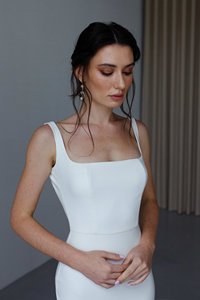 Splendido semplice scollo quadrato guaina abito <span class=keywords><strong>da</strong></span> sposa <span class=keywords><strong>in</strong></span> crepe abito <span class=keywords><strong>da</strong></span> sposa senza maniche estate moderna spiaggia - Product Image 5