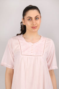 Costume de nuit en coton victorien de haute qualité pour femmes et robe de nuit respirant vêtements de nuit de luxe lisses - Product Image 5