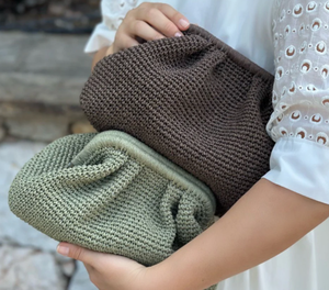 Pochette en crochet raphia | Sac à main d'été en paille tissée | Pochette pochette avec métal caché verrouillé - Product Image 1