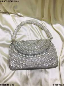 กระเป๋าคลัทช์ออกแบบด้วยมือ - Product Image 2