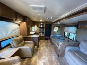 Autocaravana usada G-u-l-f S-t-r-e-a-m RV F-r-i-e-n-d-s-h-i-p 295SBW del 2018 lista para la venta - Product Image 4