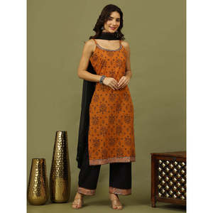 ชุดคุรตะผ้าฝ้ายพิมพ์ลายบันดานีสำหรับผู้หญิง พร้อมกางเกงปาลาซโซและผ้าคลุมไหล่ - Product Image 4