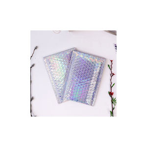 L'enveloppe à bulles holographique offre une protection supérieure avec un amorti à bulles pour des livraisons sûres disponibles pour les commandes en gros - Product Image 6