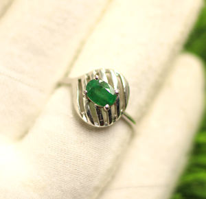 Natural Emerald Gemstone 925 Sterling <b>Silver</b> Prong <b>Set</b> Rhodium Plated Minimalist Unisex <b>Ring</b> - Product Image 3