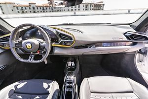 2024 296 G.T.S Automático con Techo Panorámico, Bajo Kilometraje, Motor en Perfecto Estado, Neumáticos R18, Listo para Enviar - Product Image 2