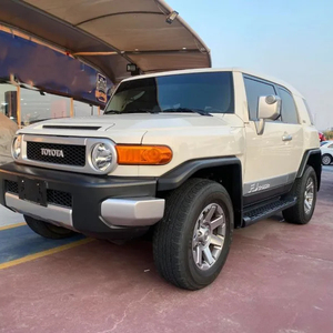 FJ Cruiser GXR LHD 2018 d'occasion avec régulateur de vitesse ACC Sièges en tissu intérieur foncé AWD Drive Galerie de toit en alliage d'aluminium - Product Image 1