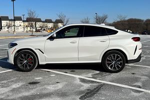 BMW X6 xDrive40i 2021 2022, Turbo de 6 Cilindros, Tracción en las Cuatro Ruedas, M Sport, SUV/Crossover Automático - Product Image 2