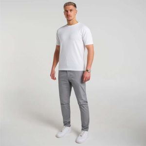 Pantalon polyvalent pour homme, coupe ajustée avec ceinture élastique confortable, poches fonctionnelles et ourlet ouvert - Product Image 1