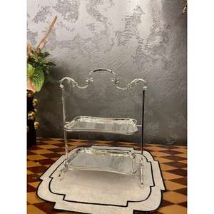 Soportes para pasteles de aluminio de diseño personalizado con detalles intrincados para presentaciones de postres de primera calidad en eventos especiales - Product Image 2