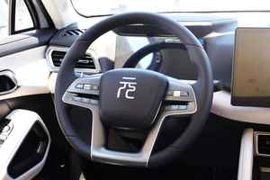 BYD Yuan up d'occasion, SUV électrique entièrement électrique, automatique, turbo, conduite à gauche, intérieur sombre, pneus R21, caméra de recul - Product Image 2