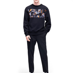 Ensemble de survêtements de sport à manches longues décontractés de qualité supérieure personnalisés survêtements en coton à capuche conception de haut à motif solide - Product Image 1