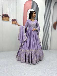 Ropa étnica india Color púrpura claro Fancy Anarkali Style Fancy Vestidos de lujo con chinnon con trabajo bordado con diseñador Dupatta - Product Image 5