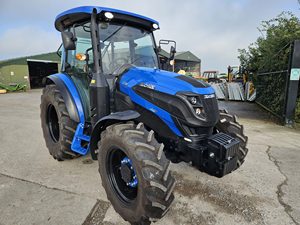 Tracteur agricole Solis 4x4, tracteur à roues bleues, niveau de sécurité élevé - Product Image 1