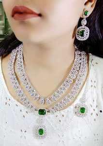 ชุดสร้อยคอทรงหยดน้ำตาที่สง่างามพร้อมต่างหูที่เข้าคู่กันสำหรับชุดเจ้าสาวและในโอกาสเทศกาลที่มีหินประกาย - Product Image 6