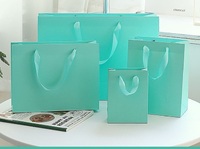 Sacs de shopping en ardoise ivoire imprimés avec un logo personnalisé élégant, sacs cadeaux en papier d'art, adaptés aux chaussures, aux vêtements, etc.