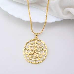 Collar con colgante Sri Yantra chapado en oro de latón, diseño de Geometría Sagrada, joyería de meditación de Yoga espiritual para mujer - Product Image 6