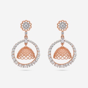 Pendientes de Zirconia con Forma de Flor, Estilo Vintage, Chapados en Oro, con Perlas y Diamantes - Product Image 4