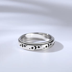แหวนผู้หญิงเงินสเตอร์ลิงหมุนได้รูปดาวและพระจันทร์ชุบทองเจลิยา - Product Image 5