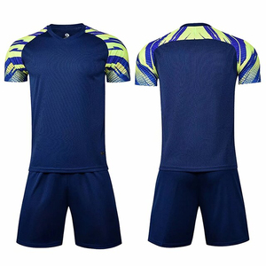 Conjunto de ropa de fútbol personalizada para hombres y niños Camiseta de fútbol de manga corta y chándal Ropa deportiva para niños y adultos - Product Image 2