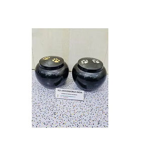 Urne funéraire pour animaux de compagnie en laiton de style américain Odyssey avec motif de patte, capacité de 200 pouces cubes, design de pattes dorées et argentées - Product Image 1