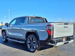 GMC Sierra EV Denali d'occasion 2024 - Product Image 3