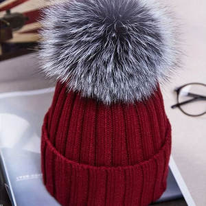 Bonnets d'hiver unisexes en vrac 100% laine Bonnets tricotés de haute qualité pour une utilisation à la plage avec des couleurs et des logos personnalisables - Product Image 3