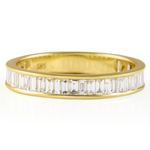 Bague en diamant baguette trois-quarts sertie en canal, style élégant - Product Image 1