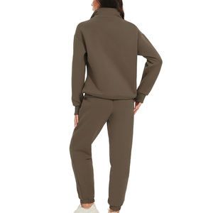 Nouveau design de survêtements d'hiver en coton polaire personnalisés coupe ajustée survêtement respirant avec impression de logo personnalisé pour femmes - Product Image 2