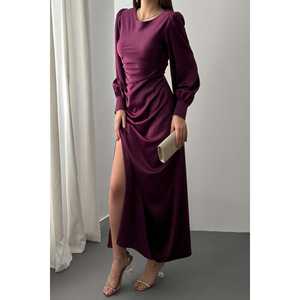 Robe fourreau en satin violet, taille naturelle avec fronces latérales et fente, vente en gros - Product Image 1