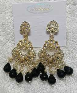 Boucles d'oreilles tendance à la demande pour femmes parfaites pour un usage quotidien Looks de bureau et tenues décontractées d'Inde - Product Image 6