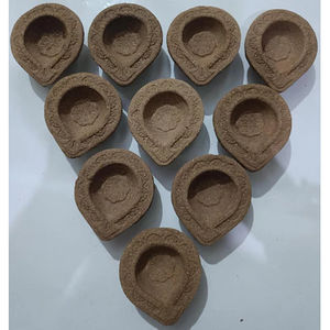 Diya en coco fait main, forme ronde, personnalisable pour l'éclairage nocturne de Deepavali, fournisseur en gros, Diya en fumier de vache - Product Image 3