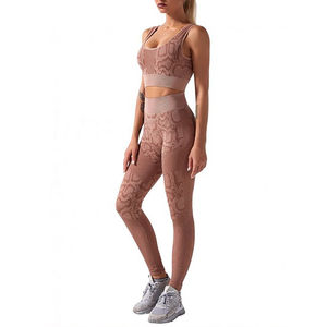 Conjunto de compresión de mujer hecho a medida de calidad superior en el mejor diseño de tendencia superior Venta caliente Conjunto de yoga transpirable con peso ligero - Product Image 3