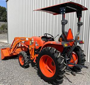2022 33hp Kubota L3301 Tracteur agricole avec chargeur frontal disponible - Product Image 5