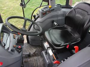 Tracteur utilitaire 2021 Kubota MX5400 | Tracteur de taille moyenne polyvalent à entraînement par engrenage ou HP-4WD-HST 55.5 pour l'agriculture et l'aménagement paysager - Product Image 4