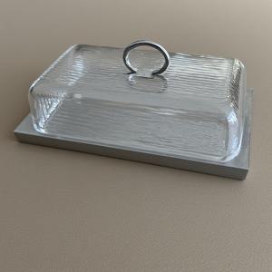 โดมเค้กหรูหราพร้อมฐานไม้ขัดเงาและฝาครอบกระจกใสงานฝีมือที่ออกแบบมาสำหรับการตกแต่งภายใน - Product Image 3