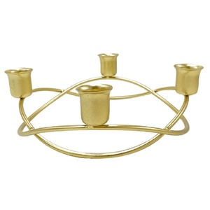 Meilleure vente support de bougie en forme de couronne fiable Table de mariage métallique à 4 têtes décoratif haut tendance bougie de décoration de la maison - Product Image 1